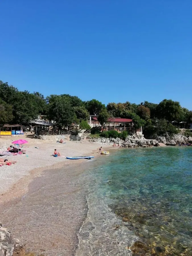 Apartmani Andreja Pinezići 0*,